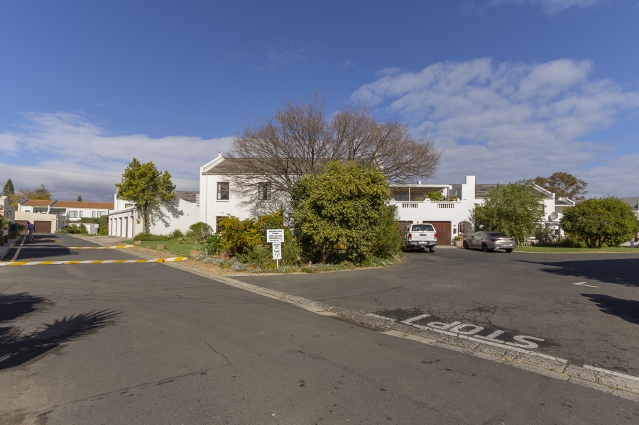 To Let 3 Bedroom Property for Rent in Kalamunda Western Cape